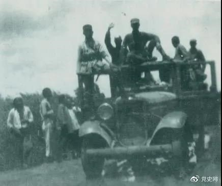 1938年3月31日，129師在邯長(cháng)公路的響堂鋪伏擊日軍，這是在戰斗中繳獲的汽車(chē)。